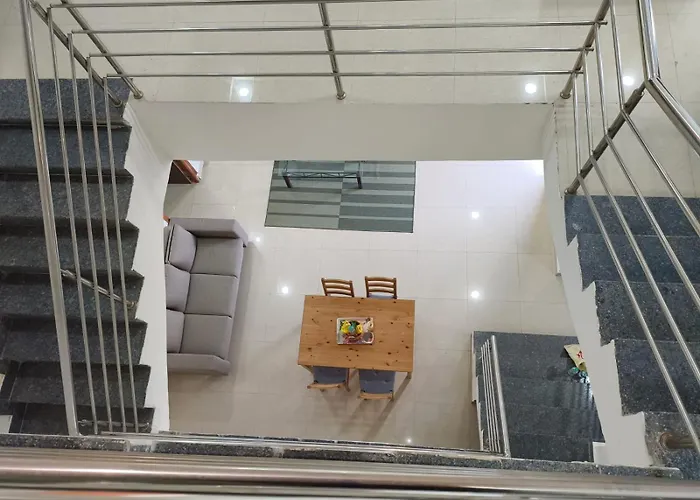 Leo'S Den 13 Guests Ac 3Bhk 9 Mins To Rgia Villa Shamshabad